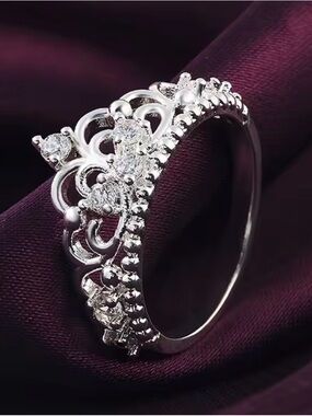 Silver Crown Tiara Ring - Elegant Women's Jewelry size 7